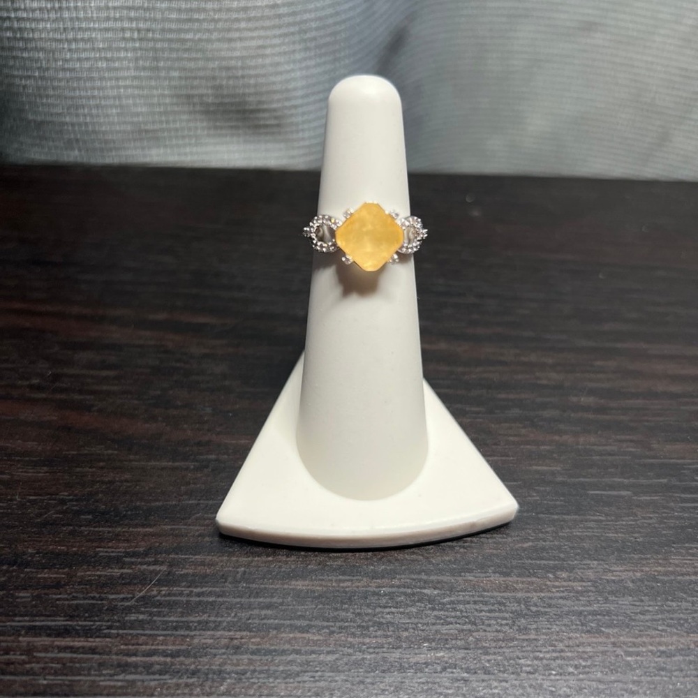 Elegant Peach Ice Gemstone Ring